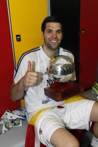 Felipe Reyes, de blanco hasta 2015; Oriola no seguirá en Manresa