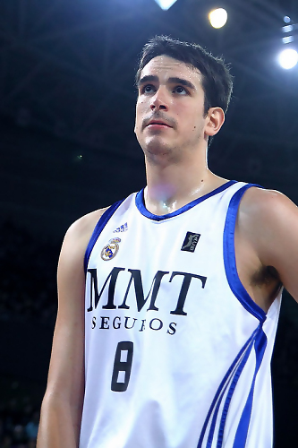 Unicaja se lleva el gato al agua y firma a Carlos Suárez