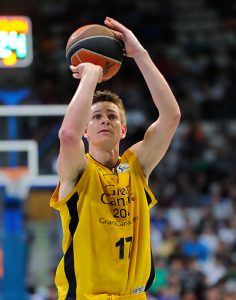 Spencer Nelson no seguirá en Gran Canaria… ¡y no le faltan novias!