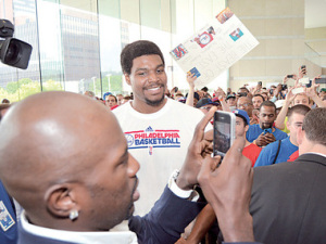 Fracaso rotundo del gran traspaso NBA del verano pasado: Andrew Bynum elige Cleveland