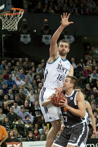 Begic firma con Olympiacos; Valters, a Ankara. David Moss, el deseado. Pesic quiere a Nole