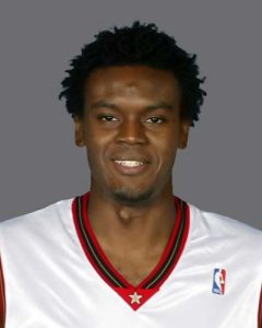 Los Rockets siguen pensando en un gran pívot; Samuel Dalembert, primer recambio natural de Andrew Bogut en los Bucks