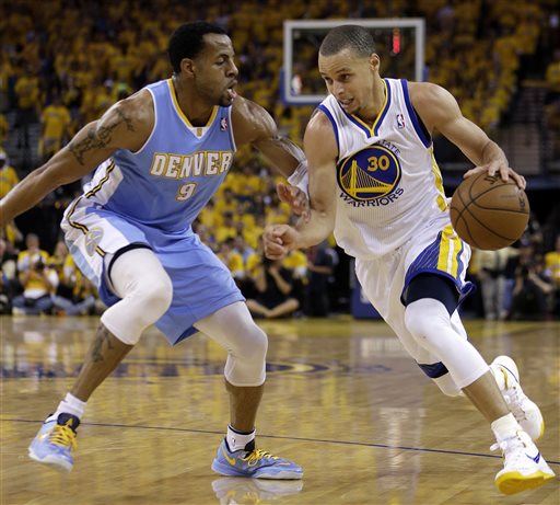 La bahía de Oakland recluta a los soldados para la batalla