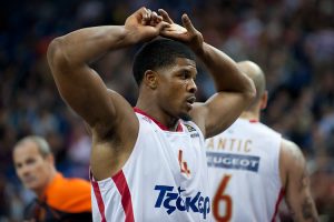 Hines vuelve a los rusos a Estambul; CSKA, sin respuesta ante el atropello griego (52-69)