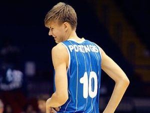 Kristaps Porzingis, promesa del Cajasol, habla sobre el presente y futuro