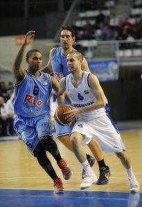David Mesa, calidad interior para Planasa; Sean Ogirri, a Coruña. Huertas, bomba del COB