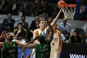 El DKV no puede: Novica Velickovic se doctora