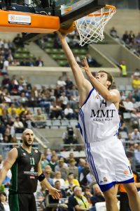 Velickovic, seis semanas de baja