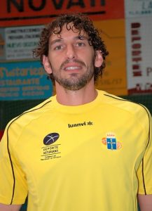 Nick Washburn, pívot rookie para el Peñas; Diego Sánchez y Juampi Sutina renuevan