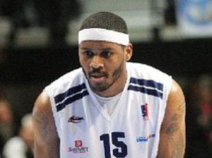 Tras mirar con lupa el mercado, La Bruixa d’Or Manresa se decide por Darryl Monroe