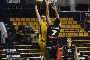 El Herbalife Gran Canaria firma un contrato temporal al escolta Añaterve Cruz