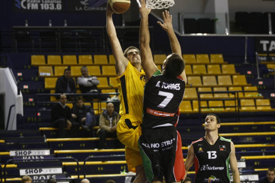 El Herbalife Gran Canaria firma un contrato temporal al escolta Añaterve Cruz