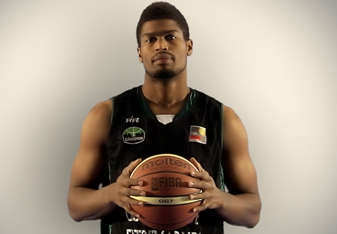 Oriola jugará en el Peñas Huesca; Antonio Peña primer fichaje de Ford Burgos