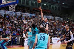 Calegari, “4” de lujo para Coruña; Quique Suárez a Navarra; renuevan Aguilar y Todorovic