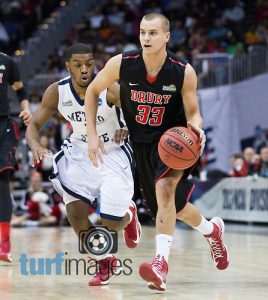 El Fuenlabrada ficha al escolta rookie Alex Hall y lo cede al C.B. Clavijo Cocinas.com