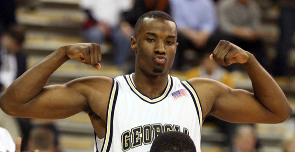 Lawal se decanta por Riga; Barlow, a Polonia, Harangody, a Kazan