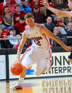 Nik Cochran, base NCAA para el FIATC Joventut (incluye perfil); Savané sigue un año más