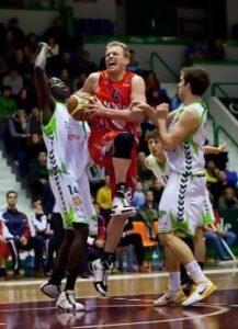 Zoco Plata: Jason Blair, renovación de lujo; Roger Vilanova, un año más en el CB Prat