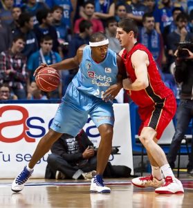 Destino exótico para Tariq Kirksay, acaba el curso en el Bucaneros de Venezuela