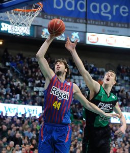 Tomic (MVP), Pascual (entrenador), Uriz-Finley-Nocioni-Mirotic-Tomic (mejor quinteto)