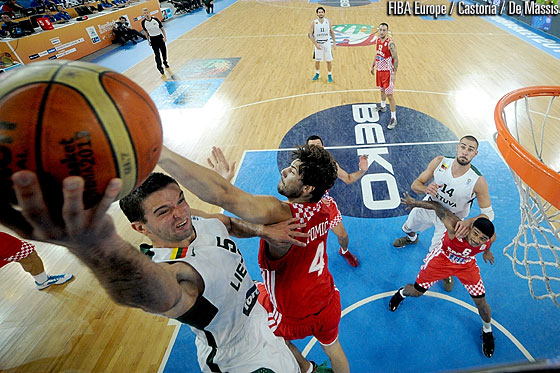 Exhibición del dueto Maciulis-Kleiza para llevar a Lituania a la final del Eurobasket