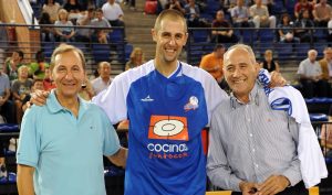 Juan Herrero, homenajeado tras 8 años en el Clavijo