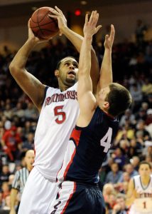 Zoco Plata: Kyle Rowley, tras ser cortado en Oviedo, firma con Zornotza ST