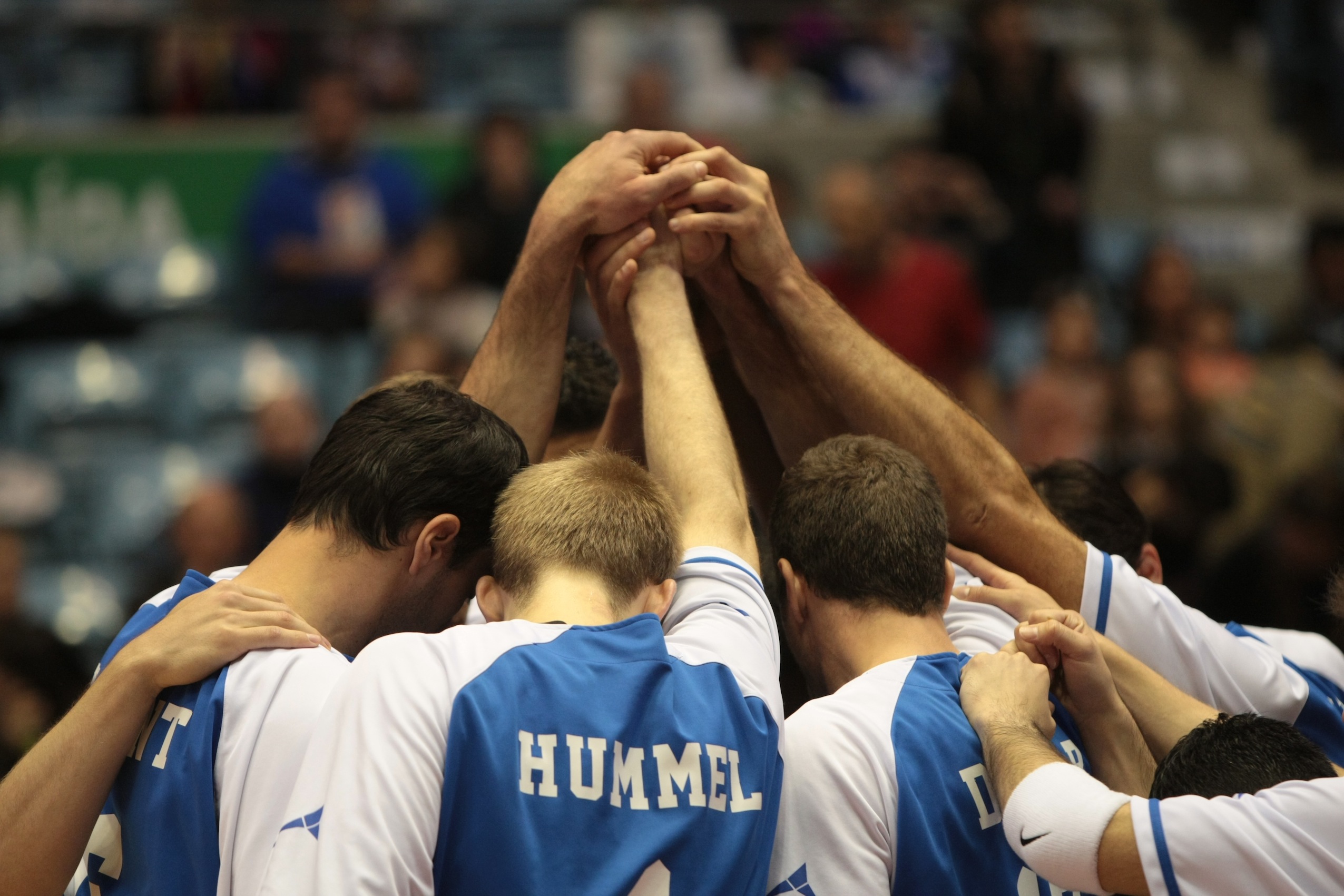 Blusens Monbus empieza a moverse desde abajo: renovación de Micky Stobart… ¿y Junyent?