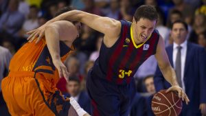 Olympiacos hunde al Baskonia, Barça sigue con paso firme