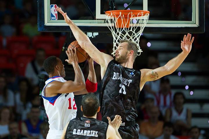 Los Hombres de Negro rozan la “bilbainada” ante los Sixers (104-106)