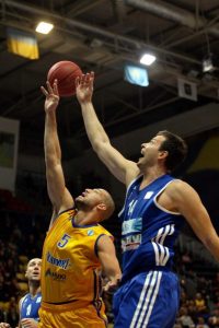 ¡Sorpresón en Eurocup: Khimki cae en casa ante un equipo rumano! Bajramovic, MVP