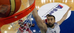 Vasileiadis, líder de Efes. Theodore, triunfal regreso. Obradovic e Itoudis, invictos