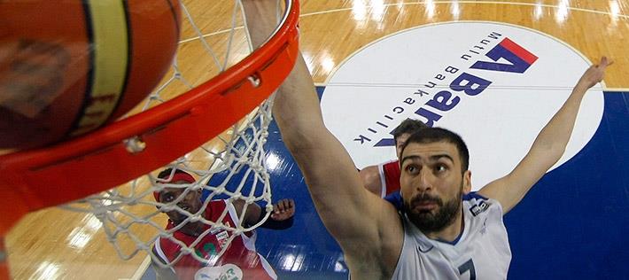 Vasileiadis, líder de Efes. Theodore, triunfal regreso. Obradovic e Itoudis, invictos