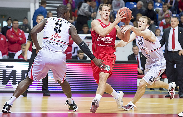 Juan Palacios explota: con dobles figuras, el ex grancanario derriba al Lokomotiv-Kuban