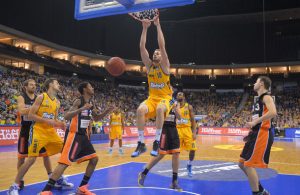 Berlín, 3 victorias seguidas por más de 20 puntos; Bamberg y John Bryant ya funcionan