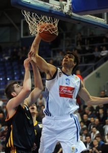 Estrella Roja cierra su gran semana con victoria; Saric brilla ante el Mega Vizura