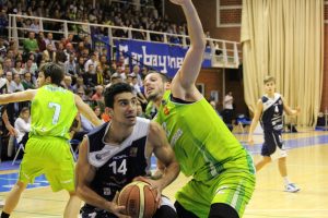 Oviedo hunde a Planasa; Barça B se estrena y Breo, candidato a todo. Fitzgerald MVP
