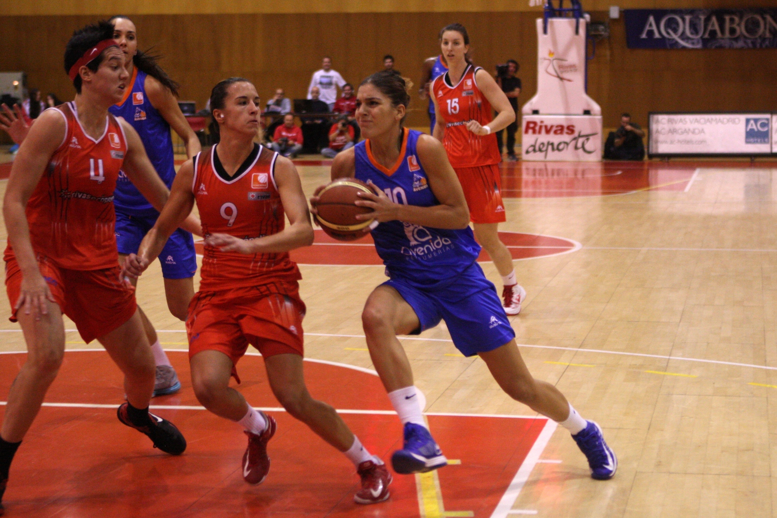 Perfumerías gana el clásico ante Rivas; UPV, el derbi vasco. Rezan, MVP