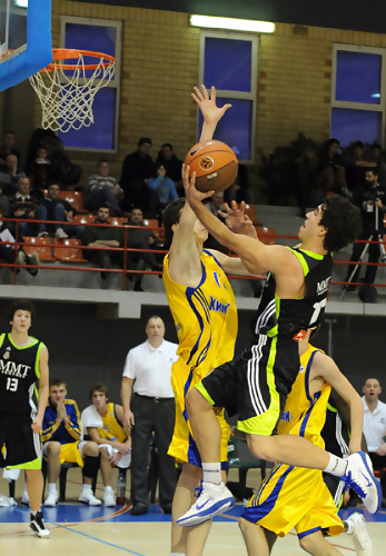 Zoco Plata: Arturo Cruz llega al Zornotza ST que suma una nueva lesión, Borja Mendia