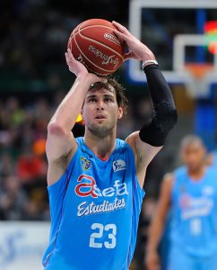 Carl English: “Espero tener equipo en enero”