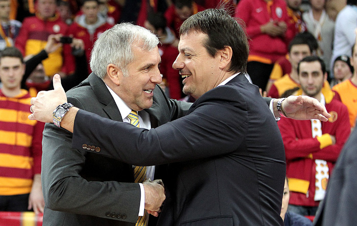 Ataman puede con el Fenerbahce de Obradovic. Dixon, el pequeño líder de Karsiyaka