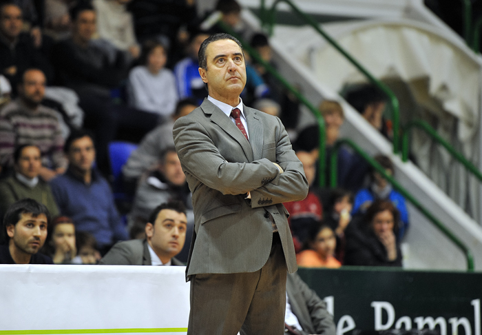 Ángel G. Jareño, cesado en Planasa; Huesca corta a Russell Johnson