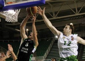 Adecco Plata (J 11): Amics Castelló se reivindica en Cáceres con Atoyebi de MVP
