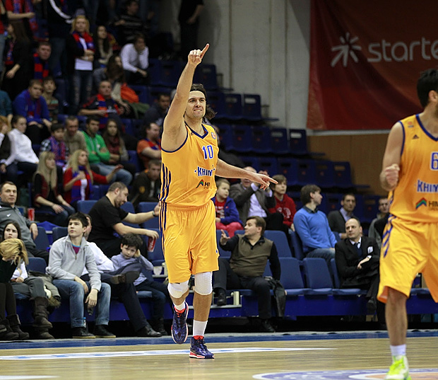 Kresimir Loncar manda un primer aviso al CSKA conquistando Moscú