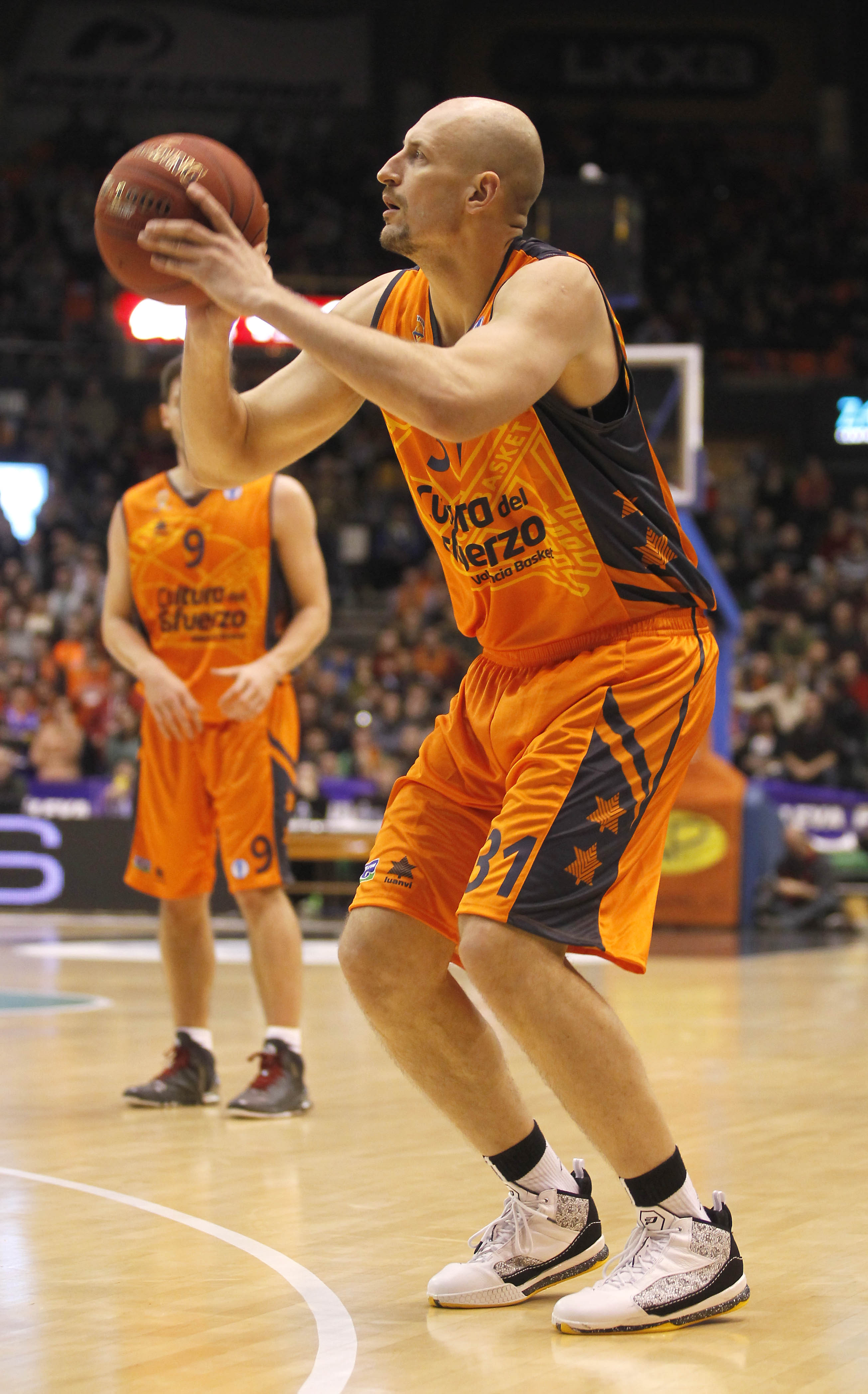 Valencia, al Last32; la maldición taronja se ceba en el debutante Barton