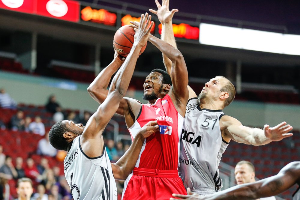 Entrevista a  Cuthbert Victor: “nuestro objetivo es jugar los Play-offs y ganar la liga”