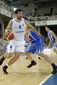 Jesús Fernández, refuerzo para River Andorra; Mena ficha por Planasa Navarra