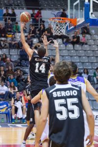 Alzamora y Diego Sánchez, experiencia para Lleida y Oviedo; cesiones de Salash y Homs