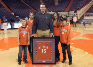 Iker Iturbe, homenajeado en Clemson, su alma mater