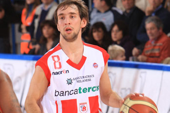 Oficial: Giuseppe Poeta acude al rescate del timón del Laboral Kutxa